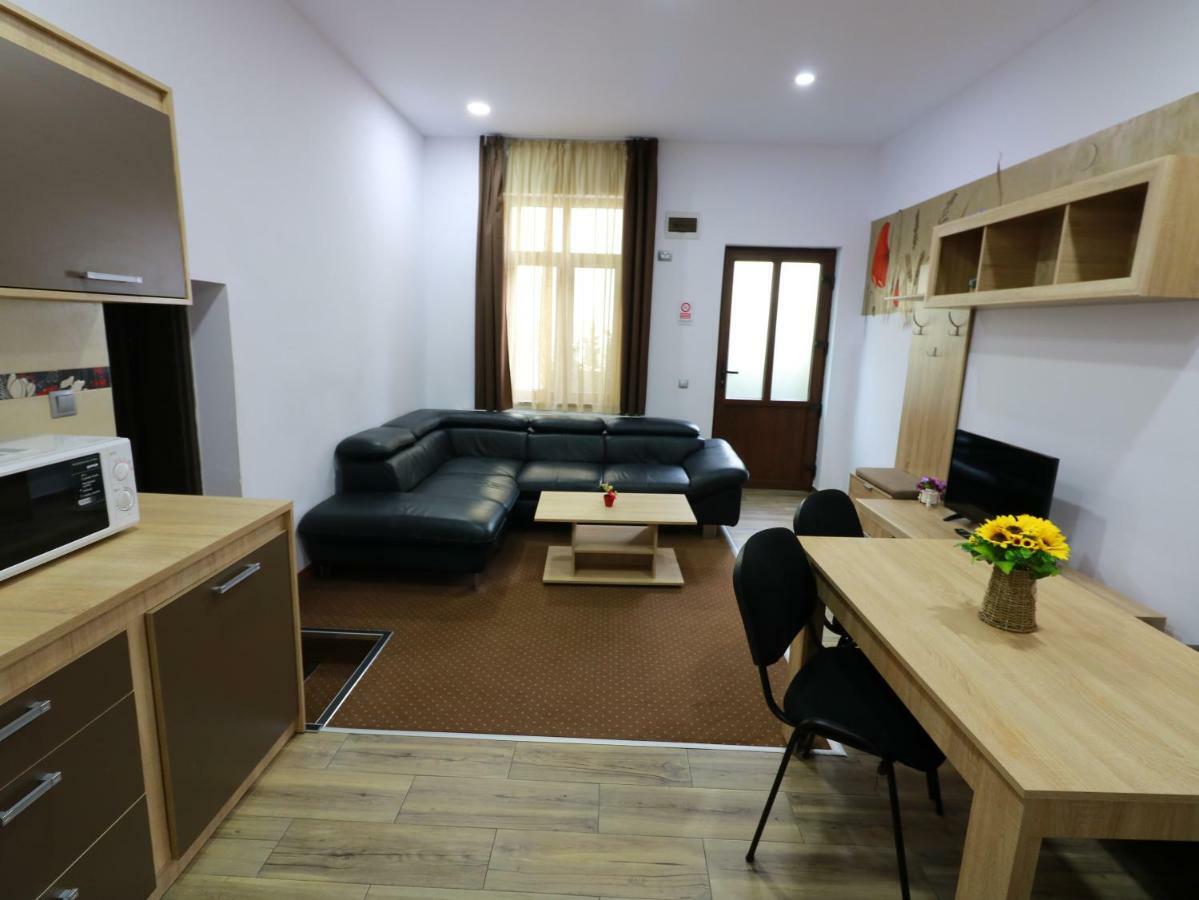 Flowers House سيبيو المظهر الخارجي الصورة